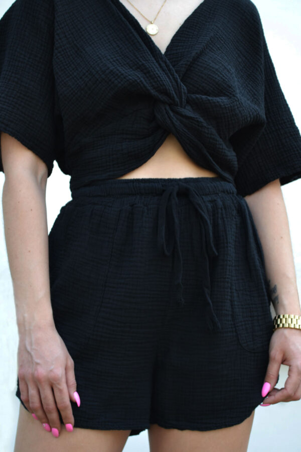 Musselin Shorts in schwarz