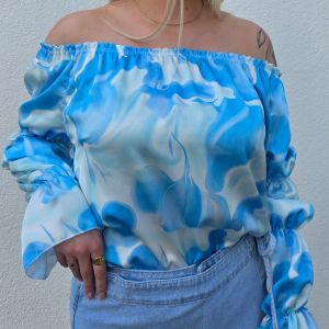 HELLBLAU