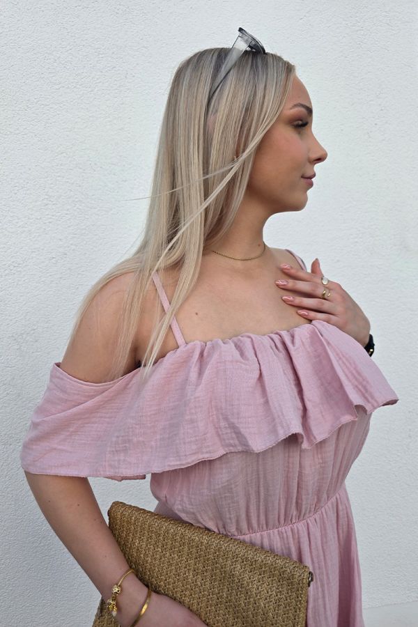 Dieses bezaubernde Off-Shoulder Minikleid aus leichtem Musselinstoff besticht durch zarte Spaghettiträger, einen kurzen, lockeren Schnitt und verspielte Volants am Dekolleté. Der elastische Taillenbund sorgt für eine feminine Silhouette und angenehmen Tragekomfort – ideal für sommerliche Tage.