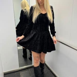 SCHWARZ